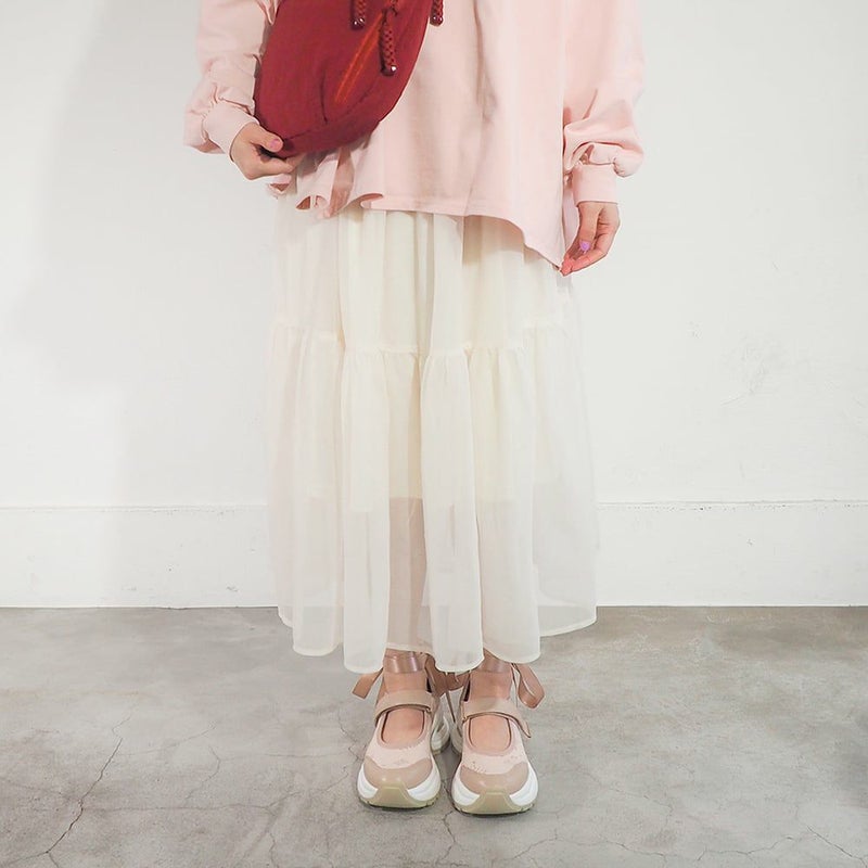 ピンクベージュ