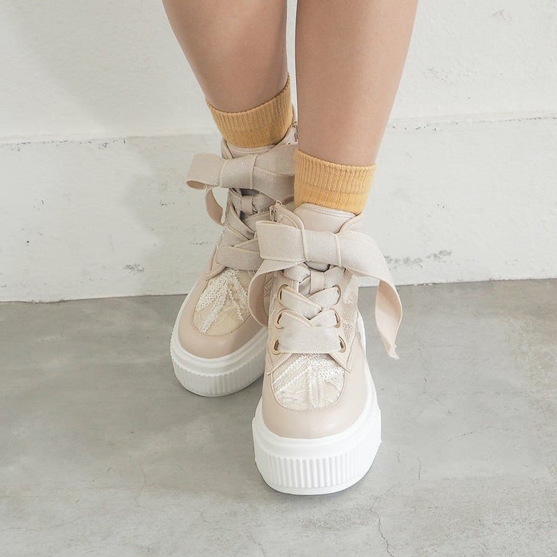 ピンクベージュ