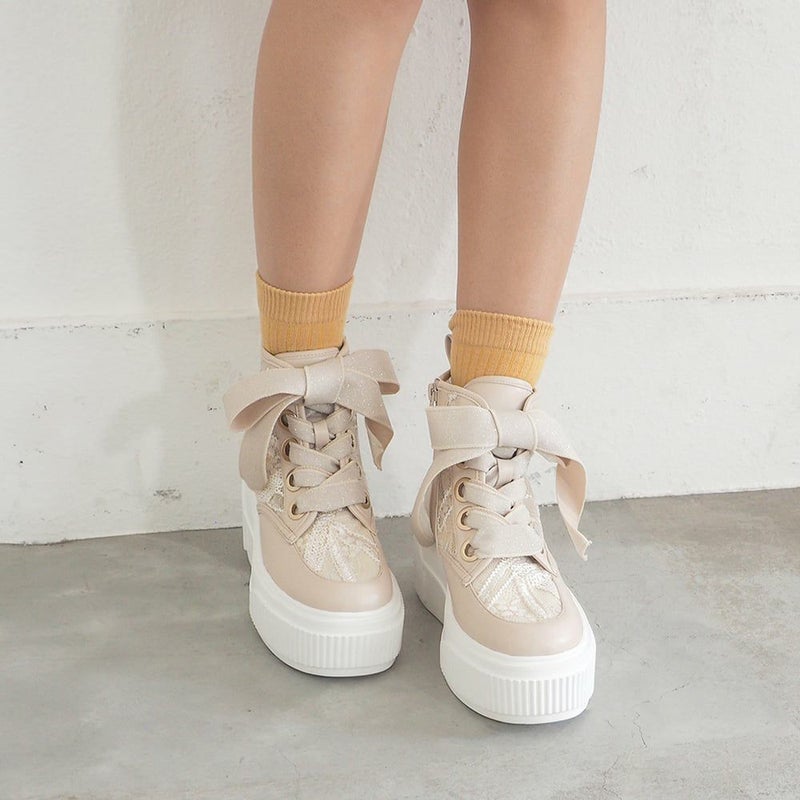 ピンクベージュ