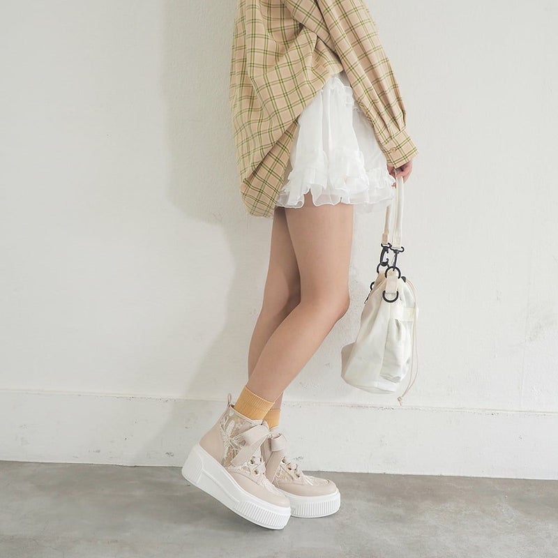 ピンクベージュ