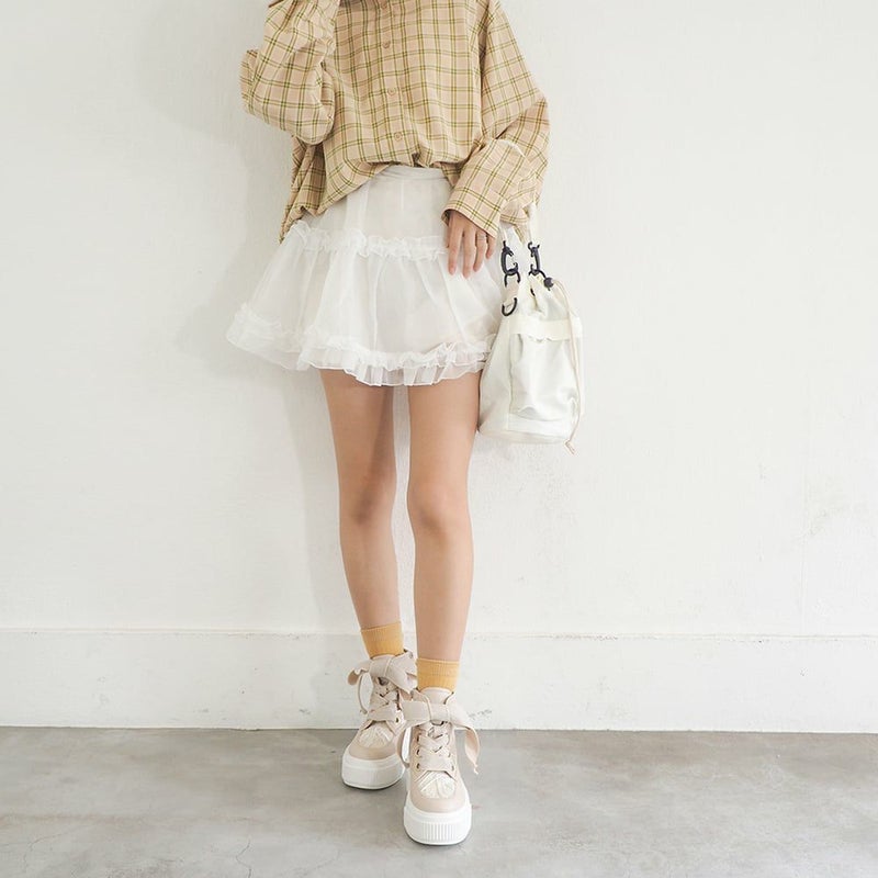 ピンクベージュ