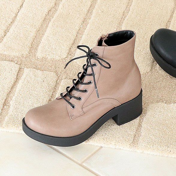 厚底レースアップブーツ