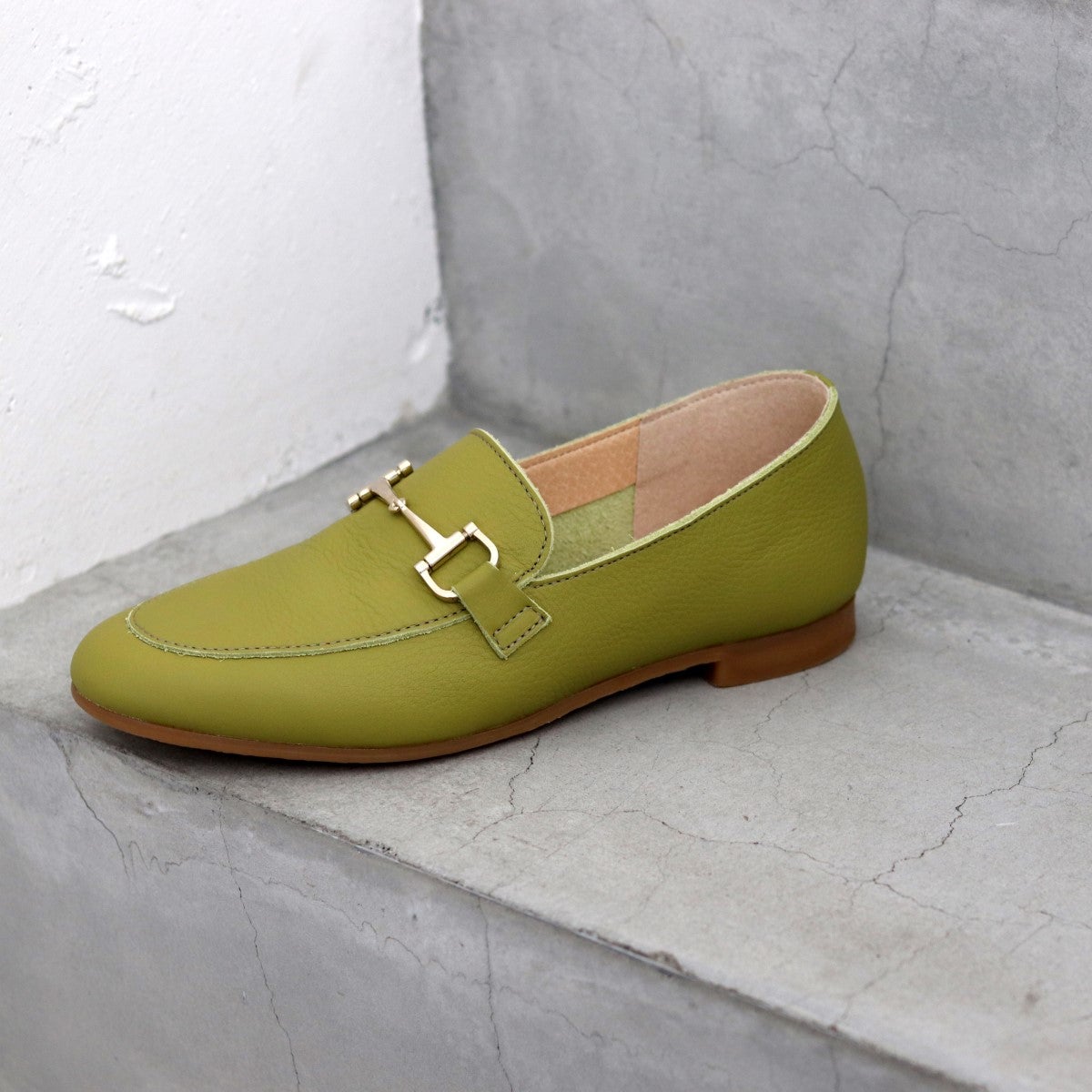 ライトグリーン