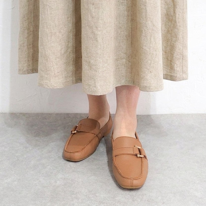 ライトブラウン