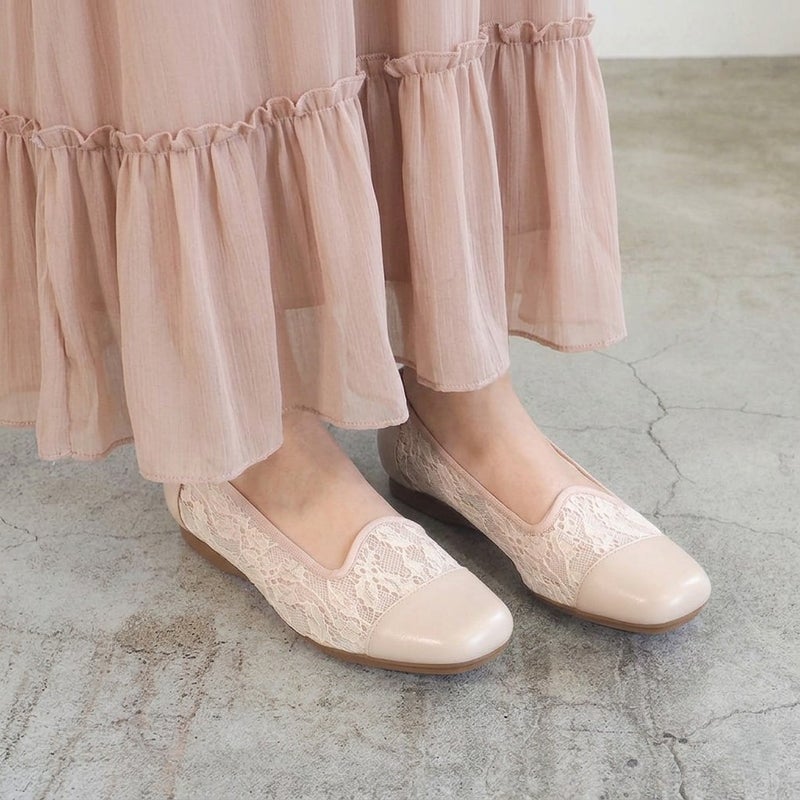 ライトベージュ