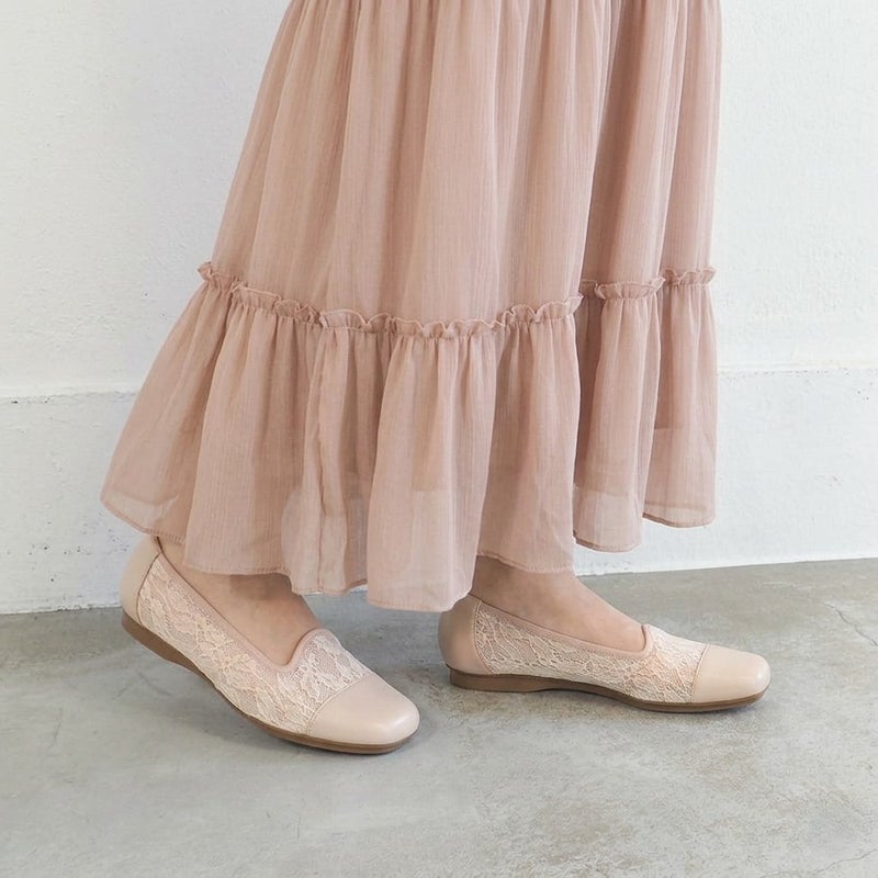 ライトベージュ