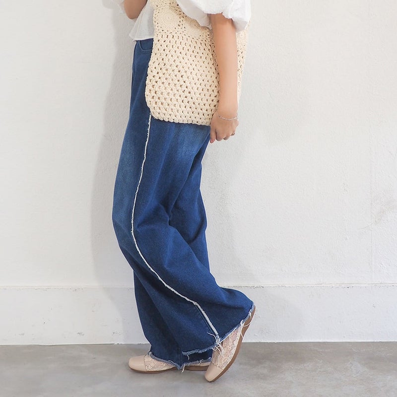 ライトベージュ