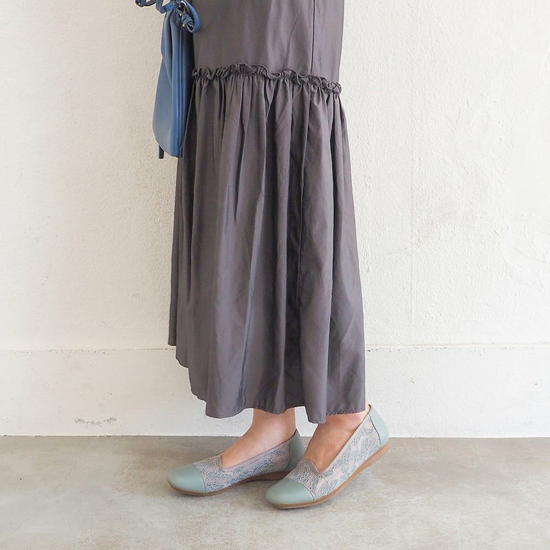 ライトグリーン