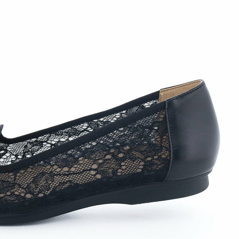 ヒールの高さ：約1.5cm