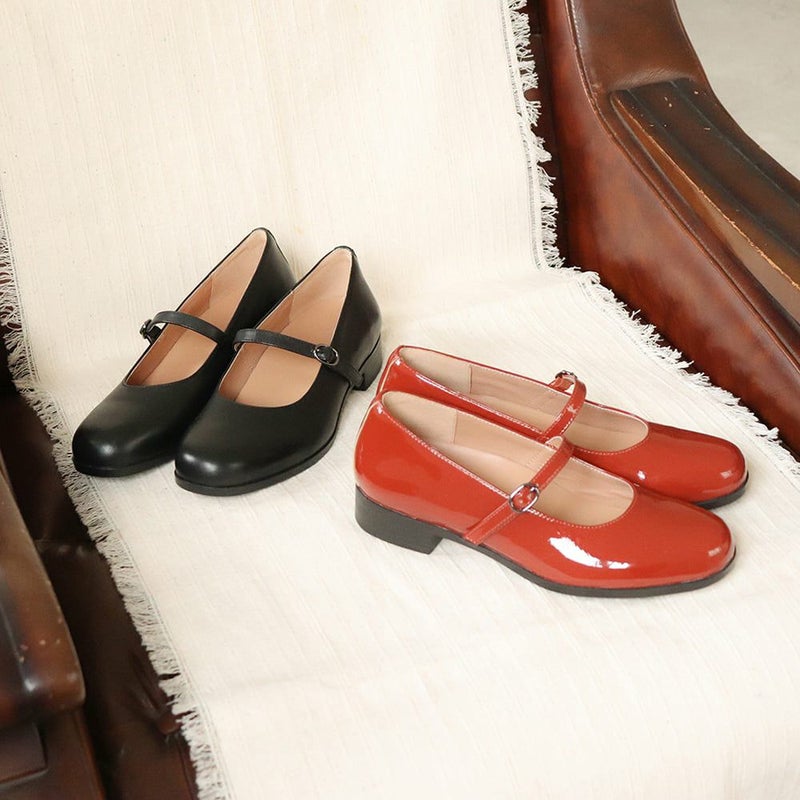 ストラップシューズ