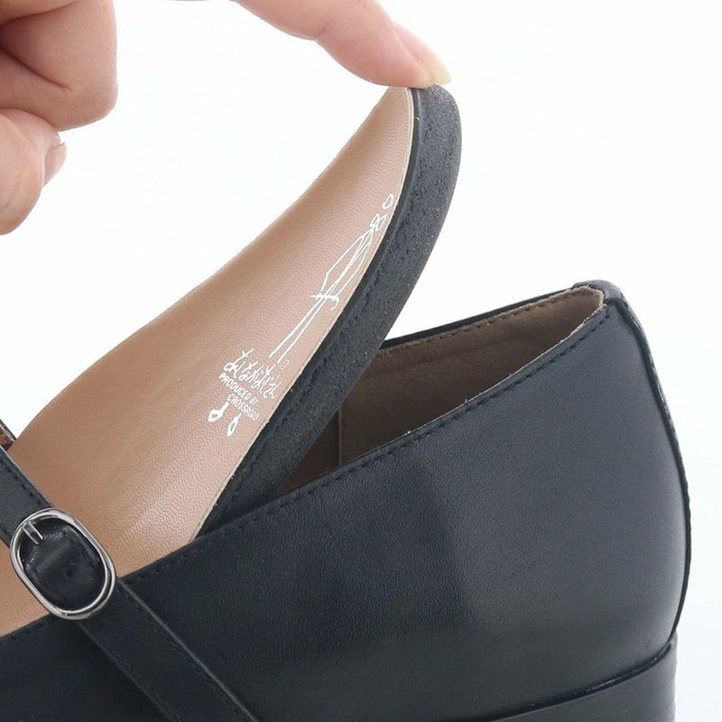 大好評のふっくらフットベッドインソールを採用