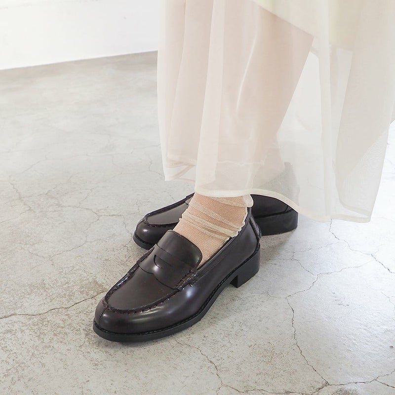 ダークブラウン