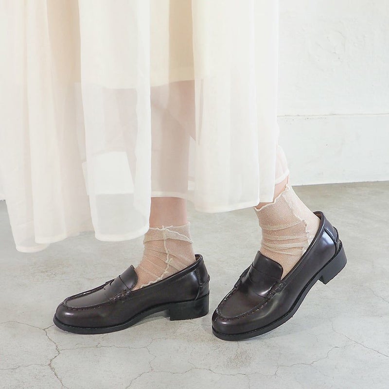 ダークブラウン