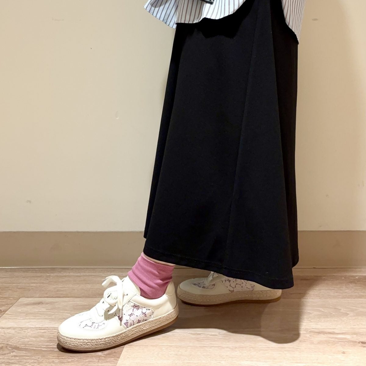 スタッフ着用：オフホワイト