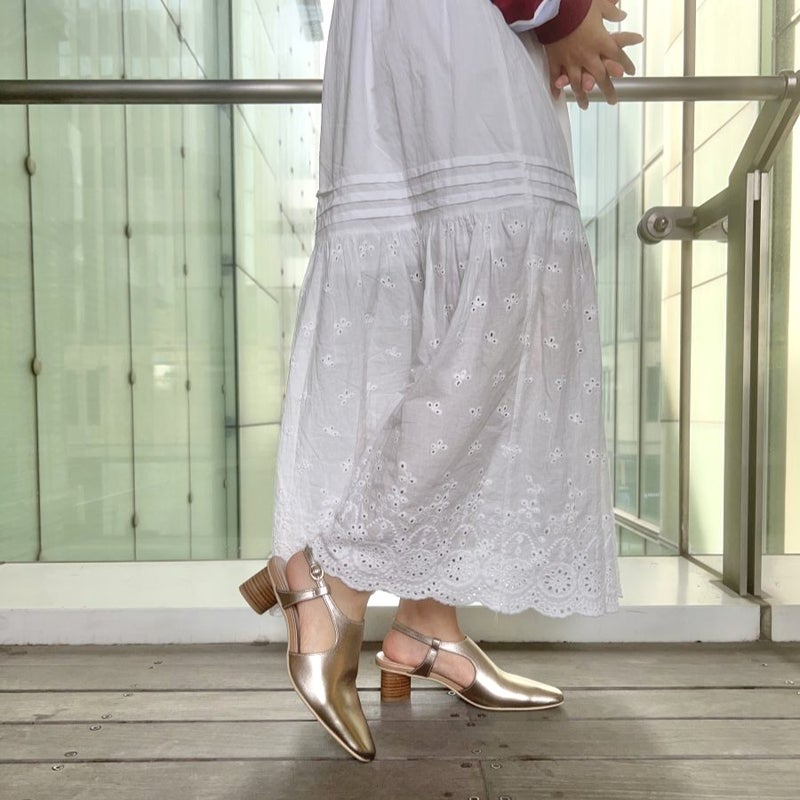 スタッフ着用：シャンパン