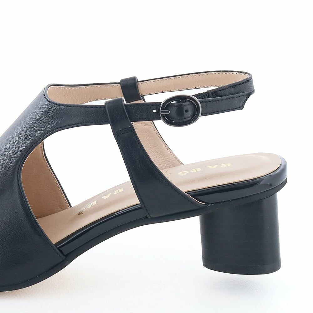 ヒールの高さ：約4.5cm