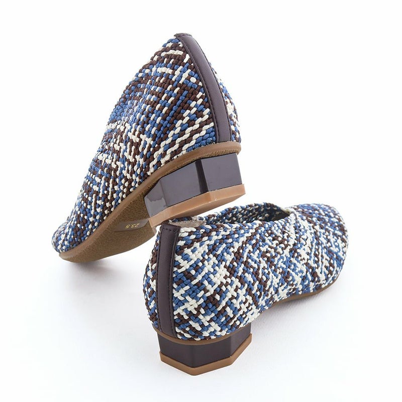 暑い時期でも蒸れにくく、サマーシューズとしてもおすすめな一足