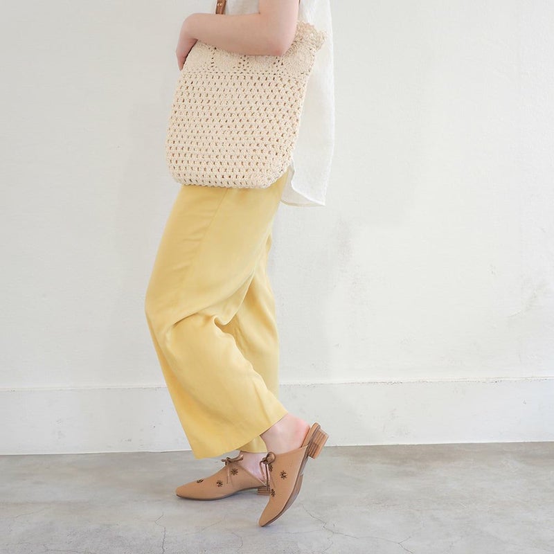 ライトブラウン