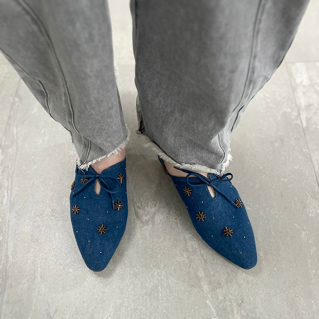 スタッフ着用：ブルー