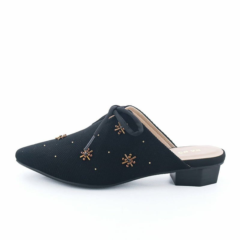 エキゾチックで華やかなムードのミュールサンダル