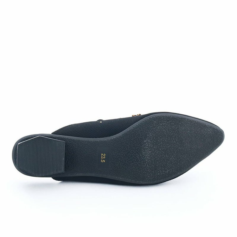 ローヒールで気負いなく履け、日常使いちょうどいいデザインです