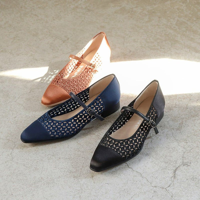 サテンレースストラップパンプス