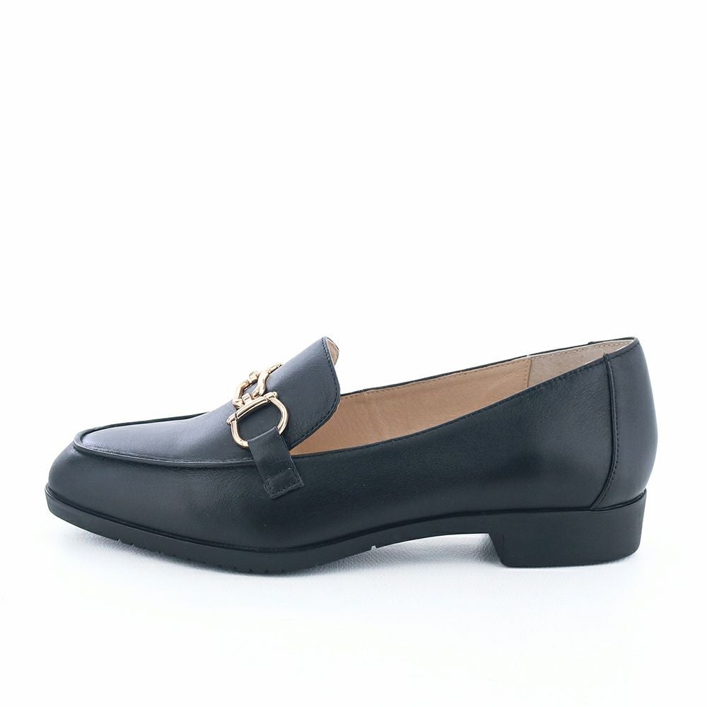 オリジナルソールで快適な履き心地のモカシューズ