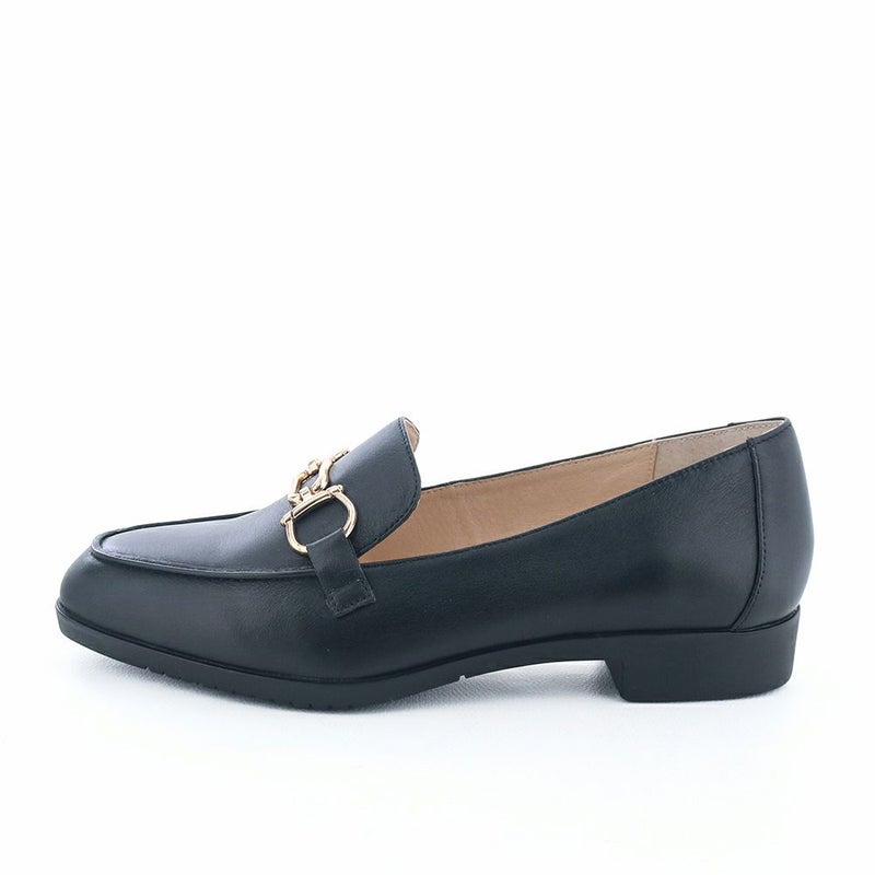 オリジナルソールで快適な履き心地のモカシューズ