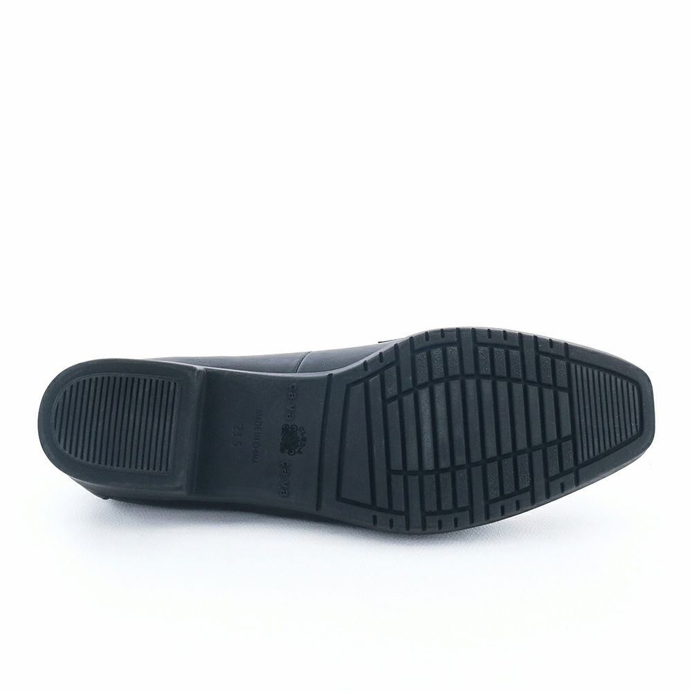 歩きやすさに定評のあるブランドオリジナルのモールドソールを使用