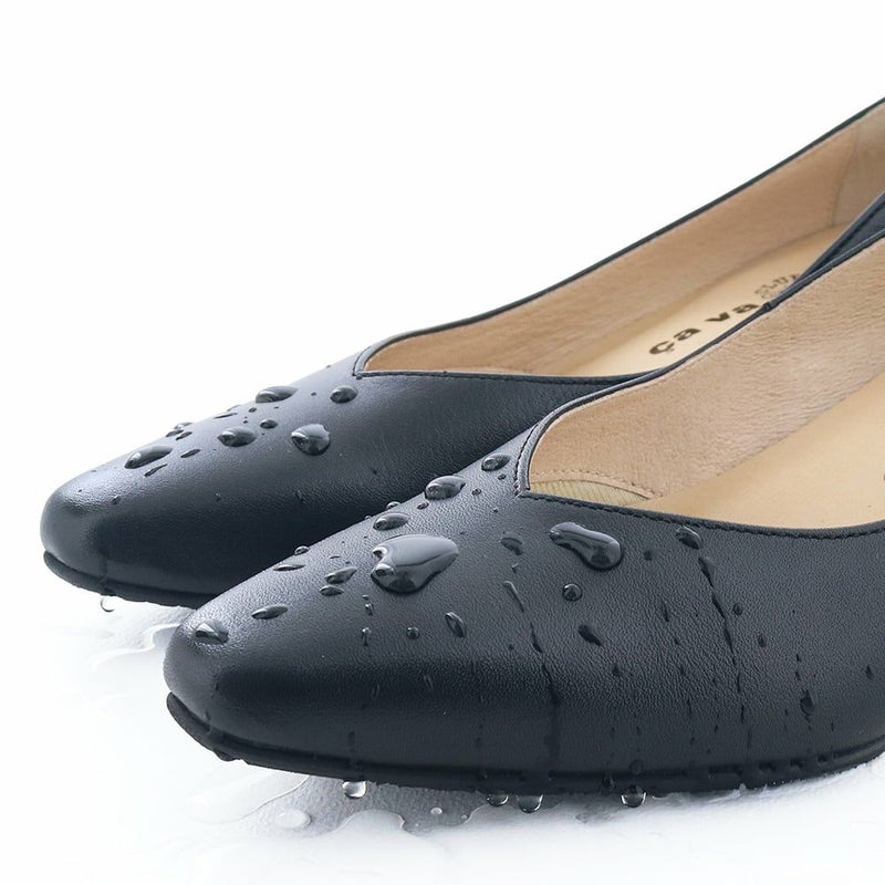 ブラックは撥水仕様。急な雨も安心です（ベージュは撥水ではありません）