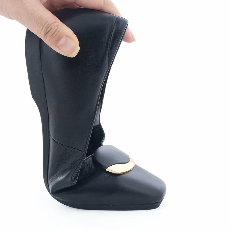 ソールの返りがよいのもポイント。靴が足についてくるので歩行がスムーズ