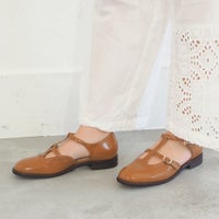 ライトブラウン