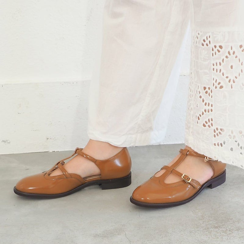 ライトブラウン