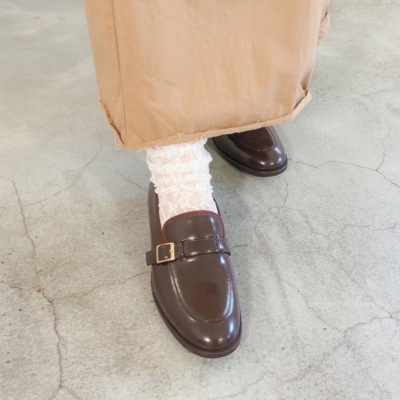 ダークブラウン