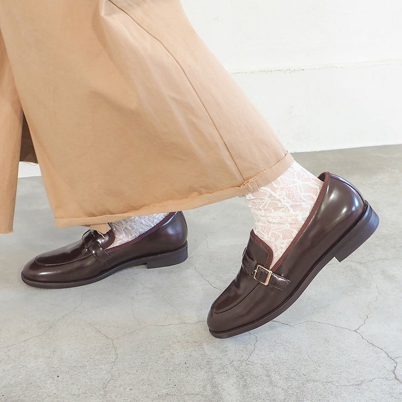 ダークブラウン