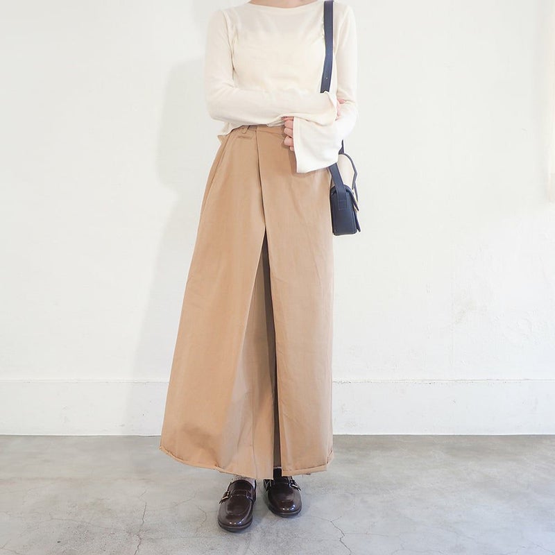 ダークブラウン