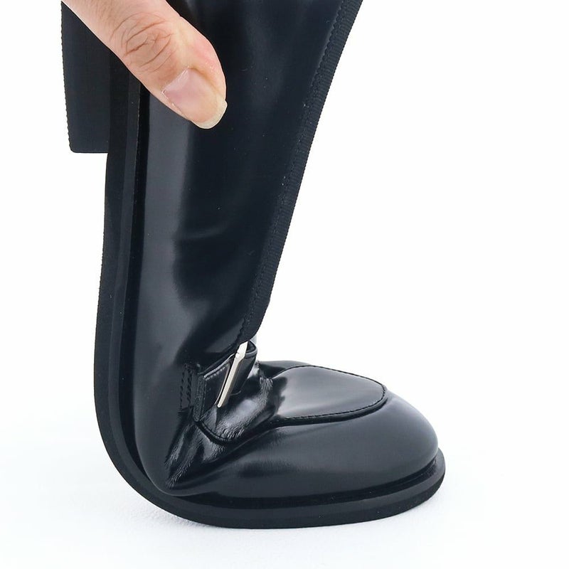 屈曲性の高いソールで歩きやすくなっています