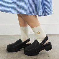 ブラック