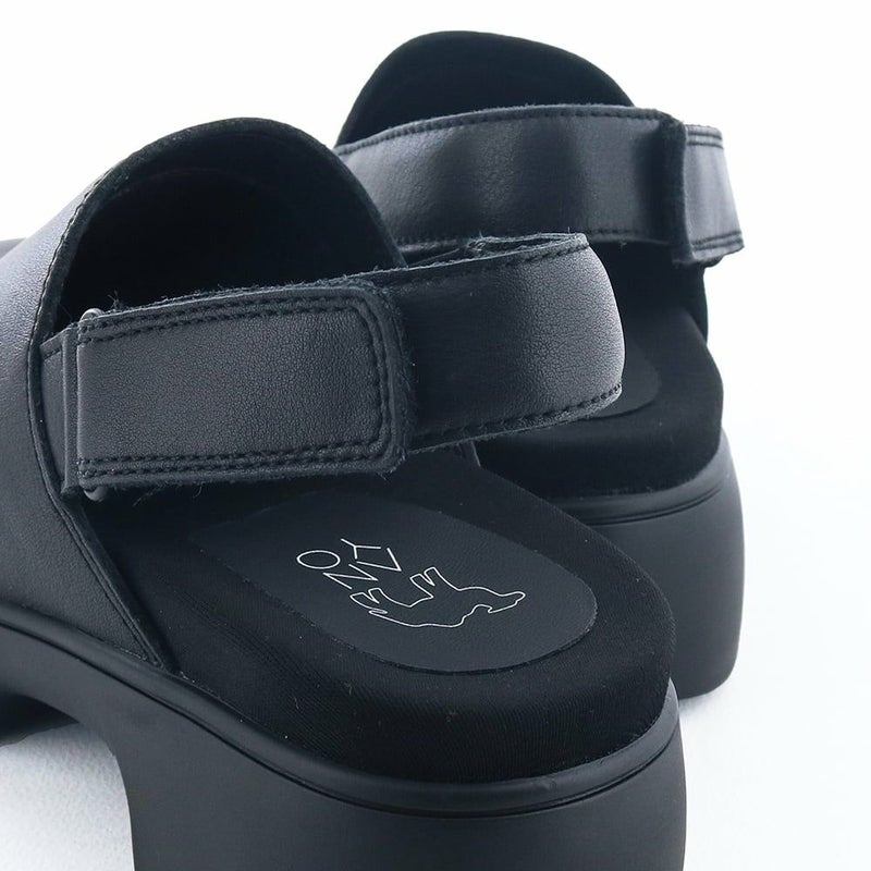 足裏に吸い付くようなやわらかなフットベッドインソール