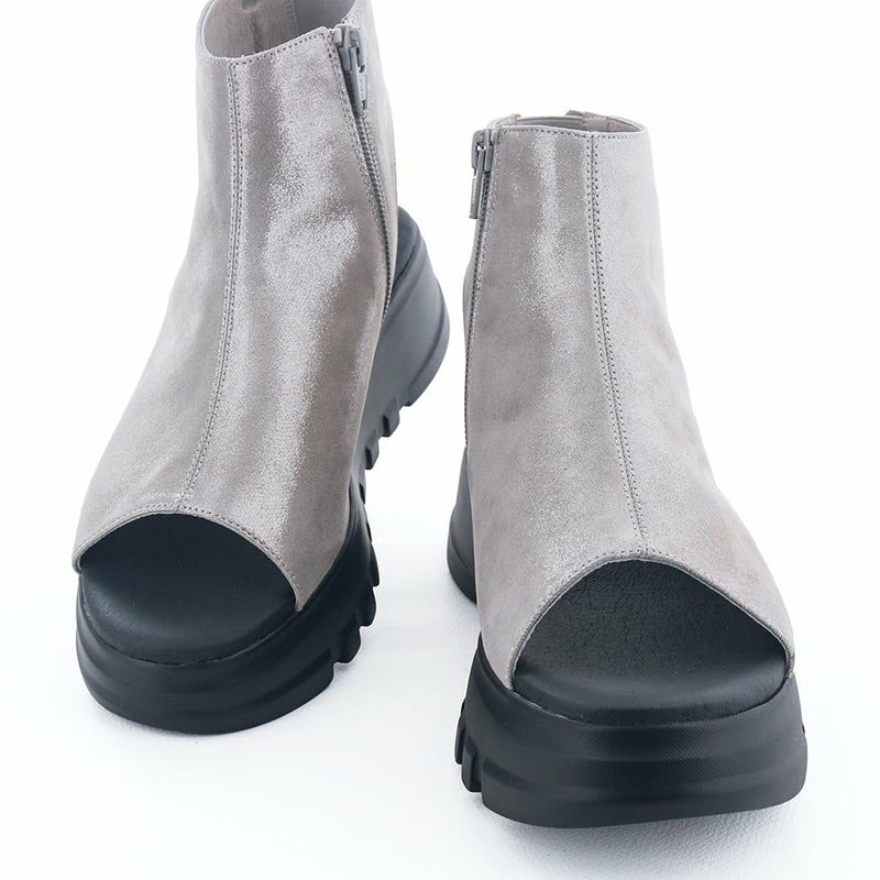 サイドの開きをなくしてシンプルに。コーデしやすくなりました