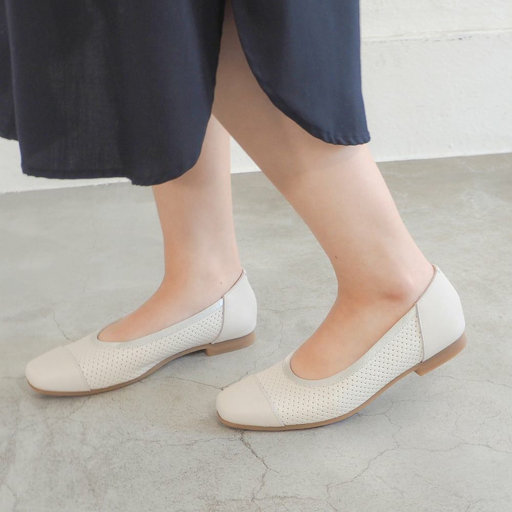 最終値下げ✨早めに決断 Ferragamo フラットシューズ シルバー SALE】ソフトフラットシューズ（EN_5360623） | あしながおじさん