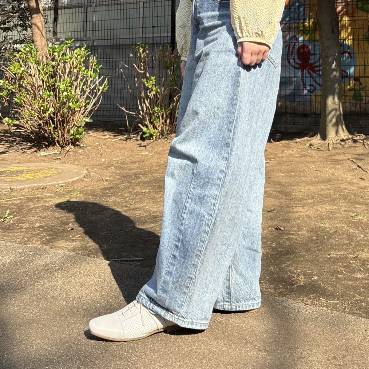 スタッフ着用：オフホワイト