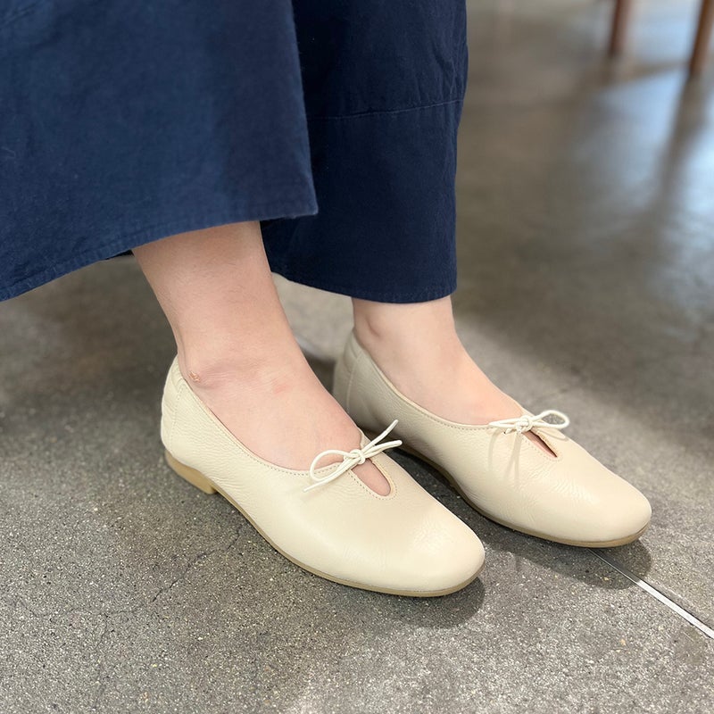 スタッフ着用：ベージュ