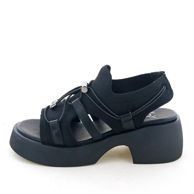 人気のアウトドアサンダルが今年も登場