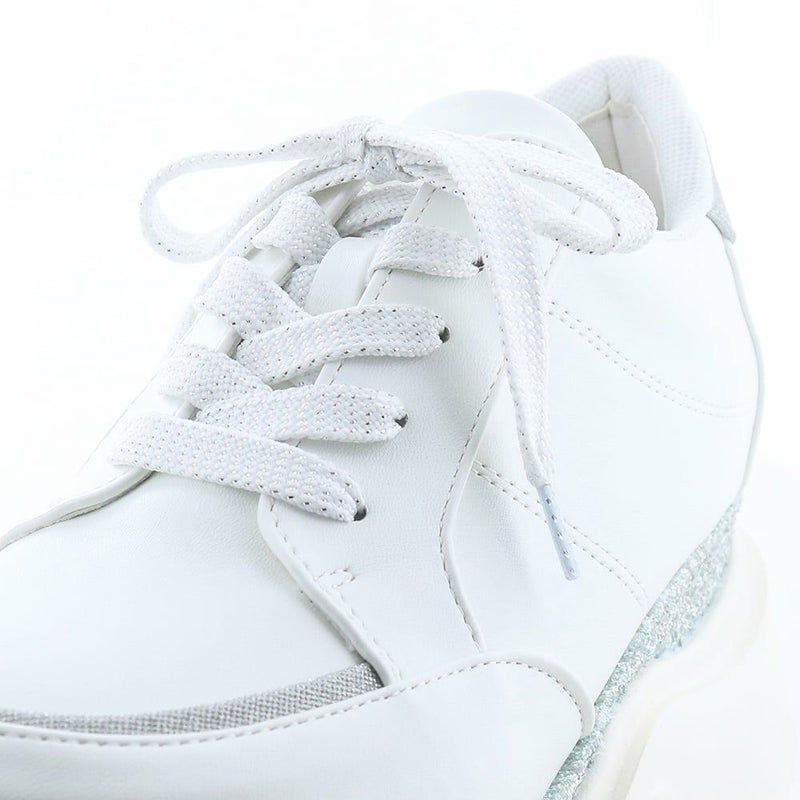 シューレースはキラキラのラメ入りです