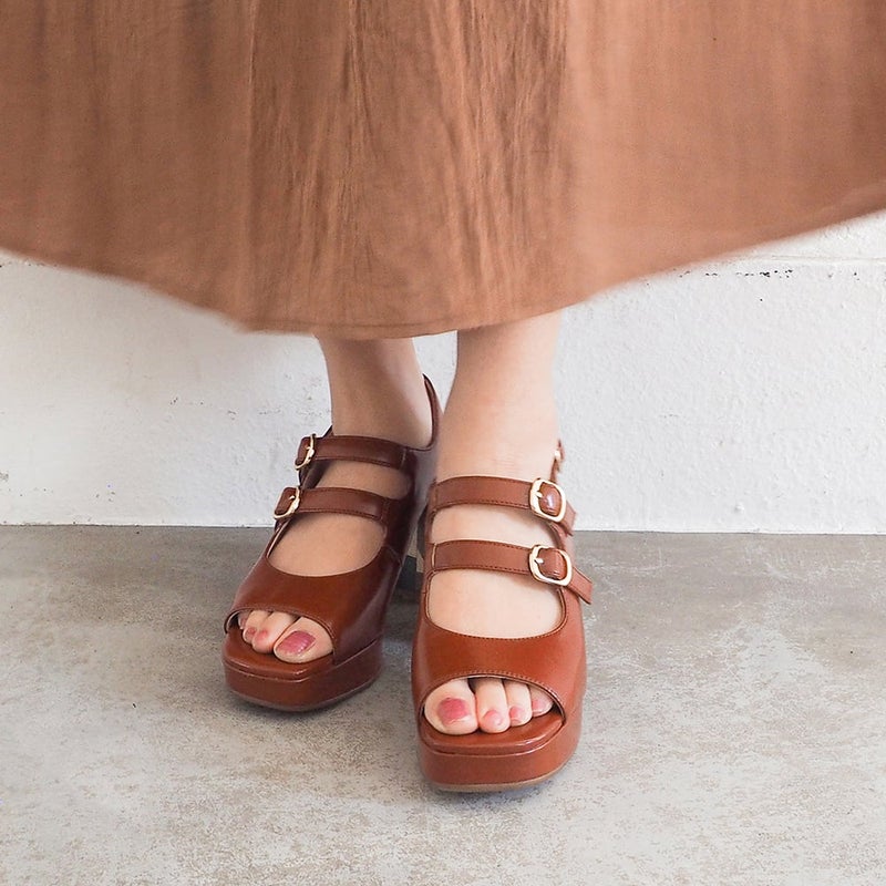 レッドブラウン