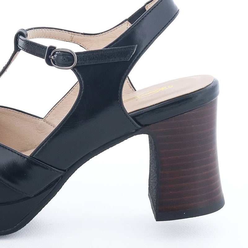 ヒールの高さ：約7.0cm