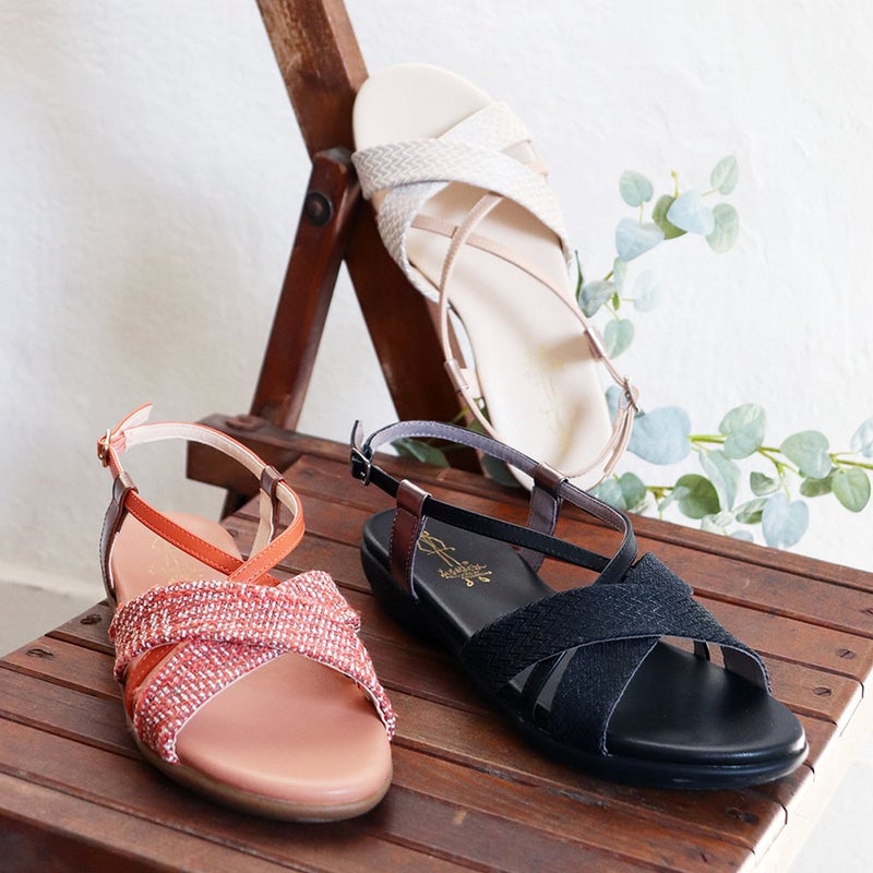 クロスストラップサンダル