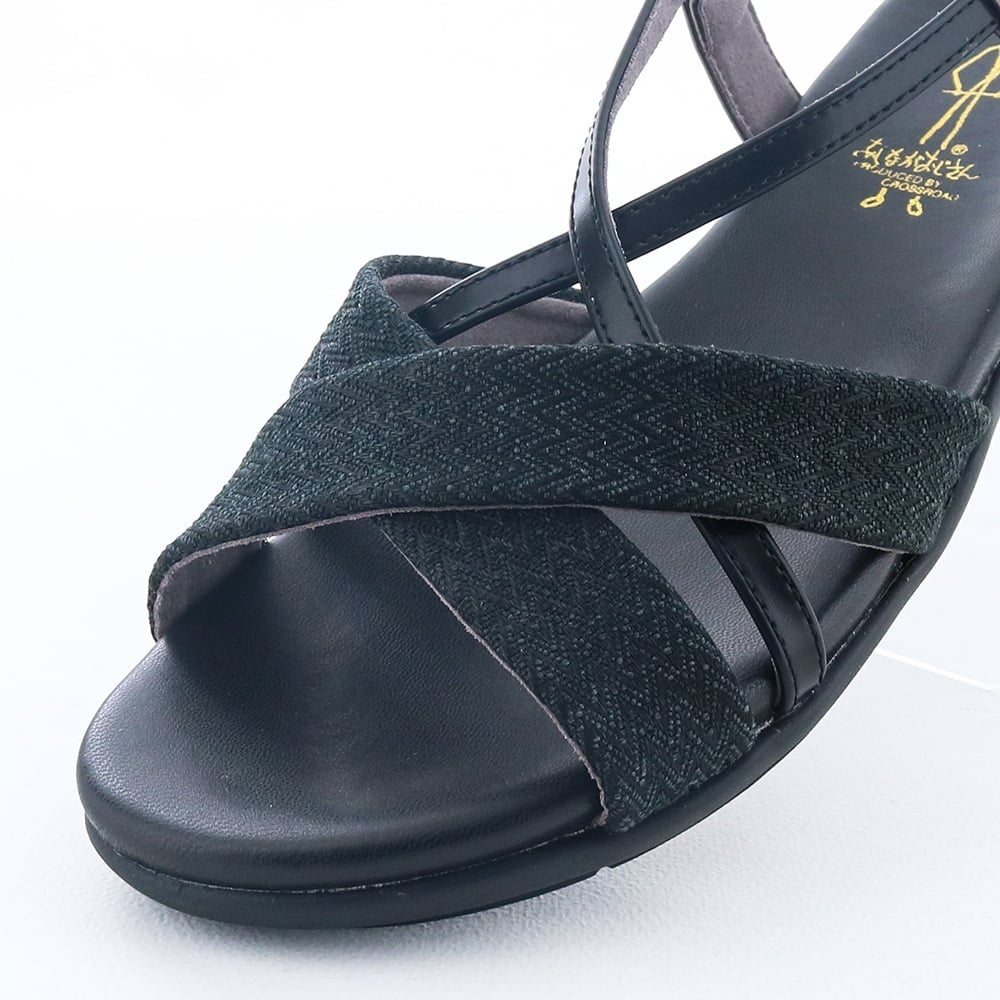 ファブリックベルトがポイント（ブラックコンビ）