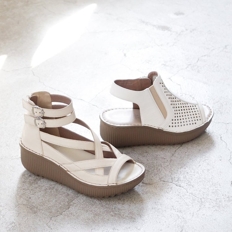 同じソールを使ったストラップデザインもあります